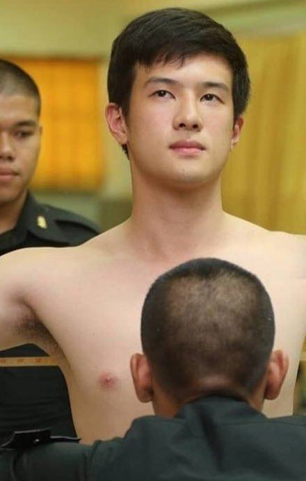 โอ๊ววเจมส์ มาร์&rdquo; คัดเลือกทหารกองเกิน
