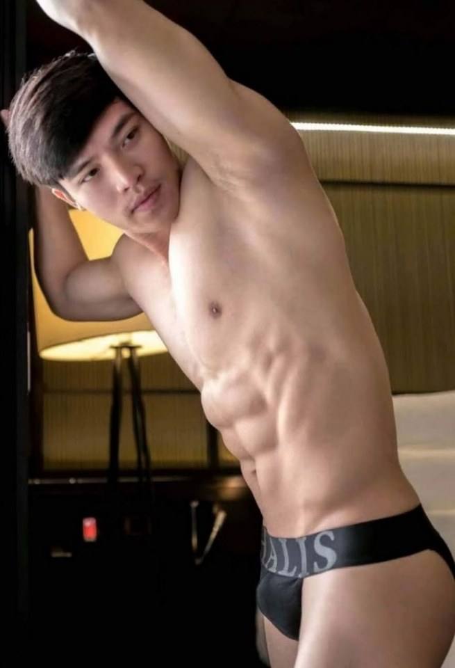 หนุ่มหล่อขึ้นปก 162