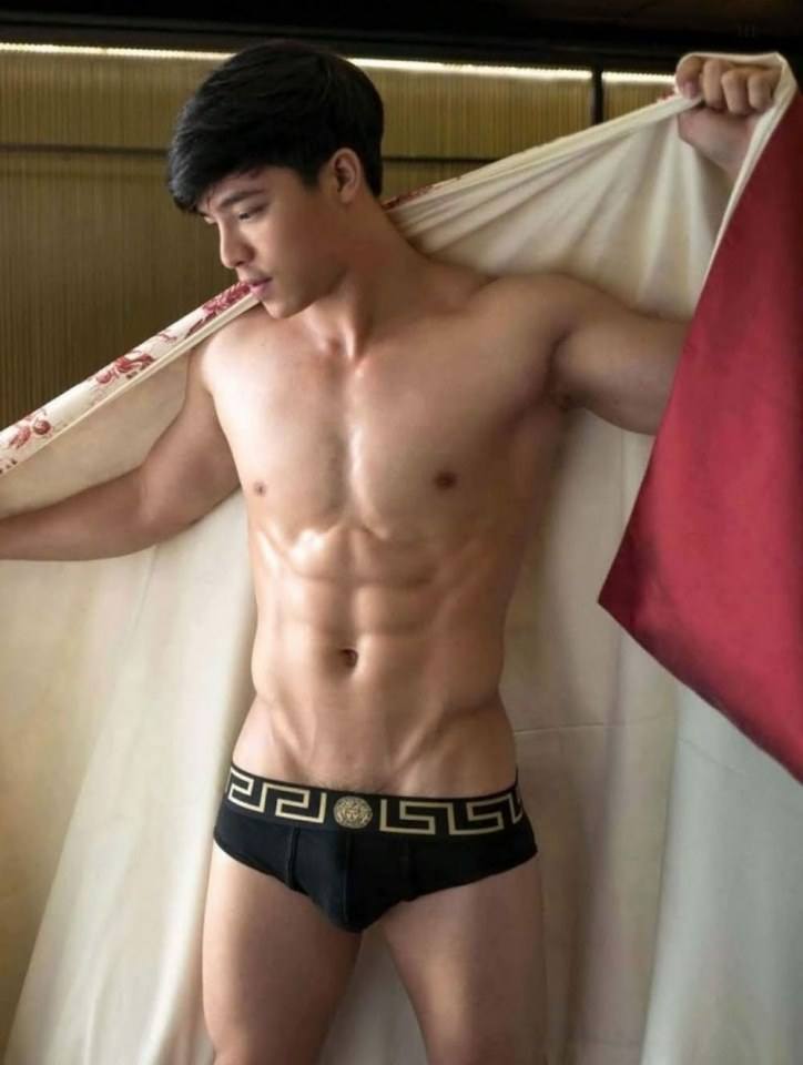 หนุ่มหล่อขึ้นปก 162