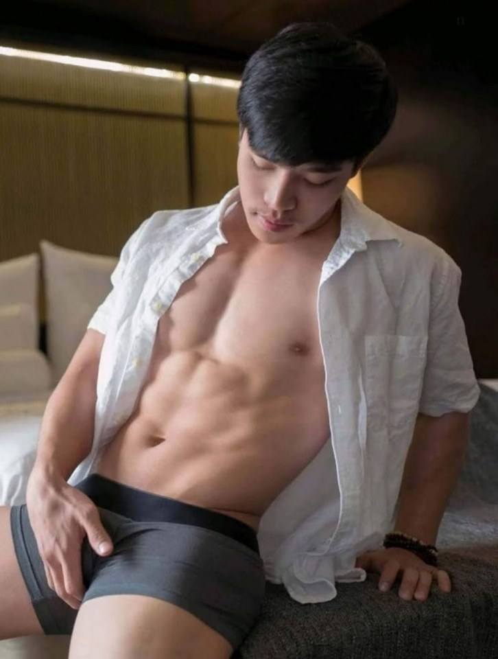 หนุ่มหล่อขึ้นปก 162