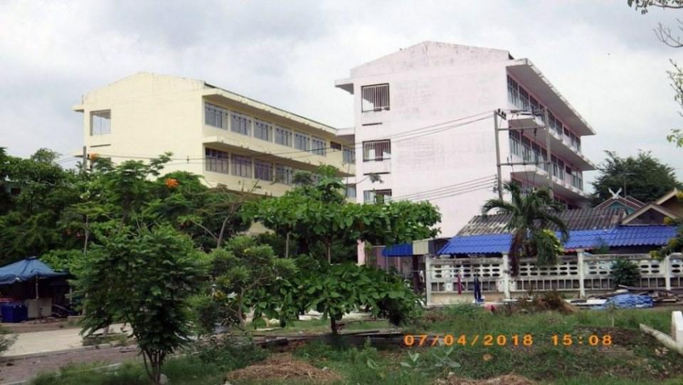 โรงเรียน