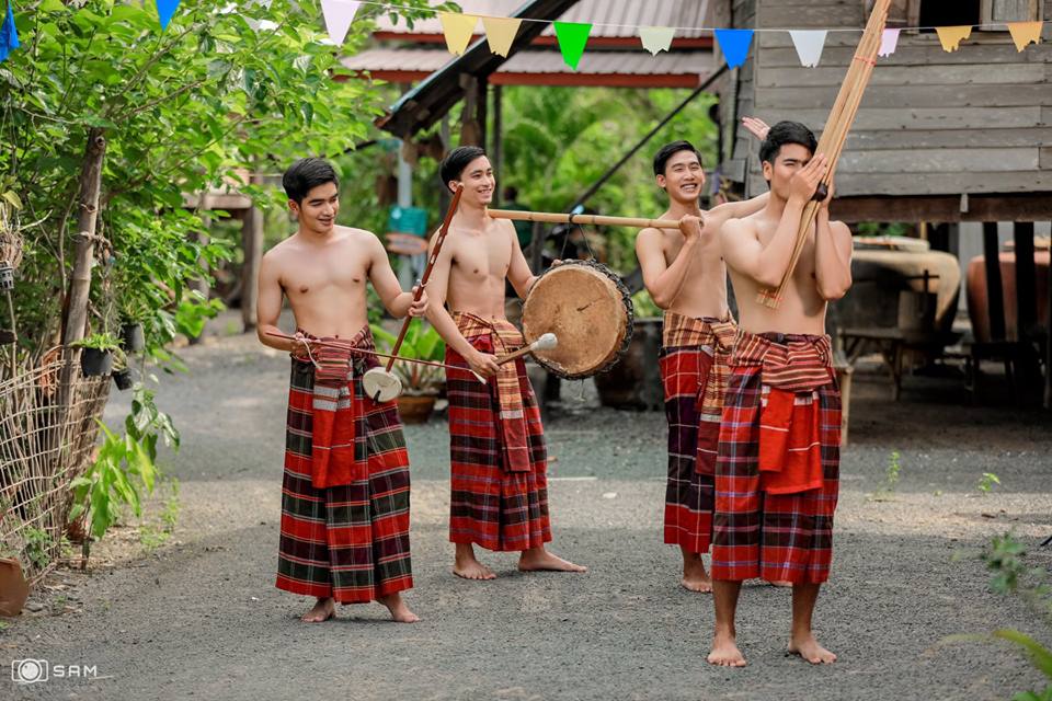 สงกรานต์อีสานบ้านทุ่ง #Thailand