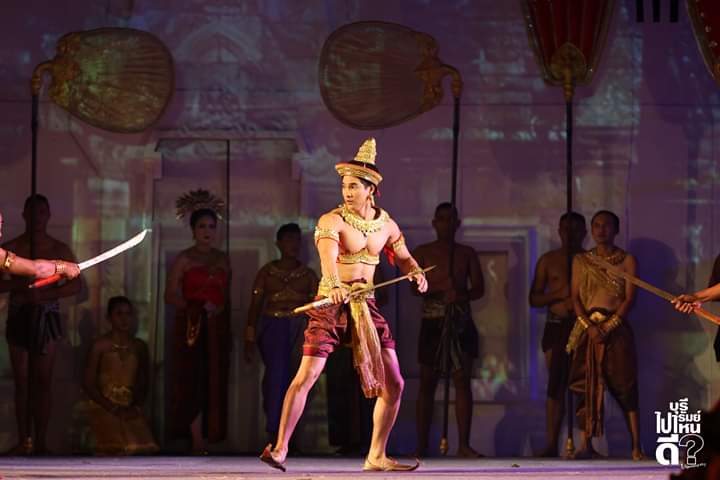 ดีต่อใจ#557ไมค์ ภัทรเดช งานแสดงแสงสีเสียง"ขึ้นเขาพนมรุ้ง"