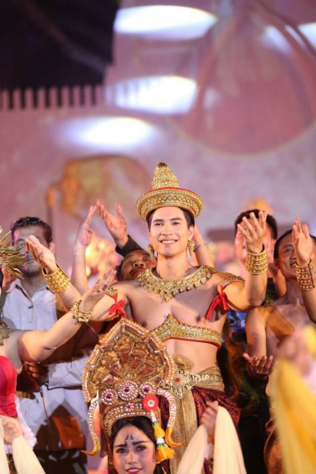 ดีต่อใจ#557ไมค์ ภัทรเดช งานแสดงแสงสีเสียง"ขึ้นเขาพนมรุ้ง"