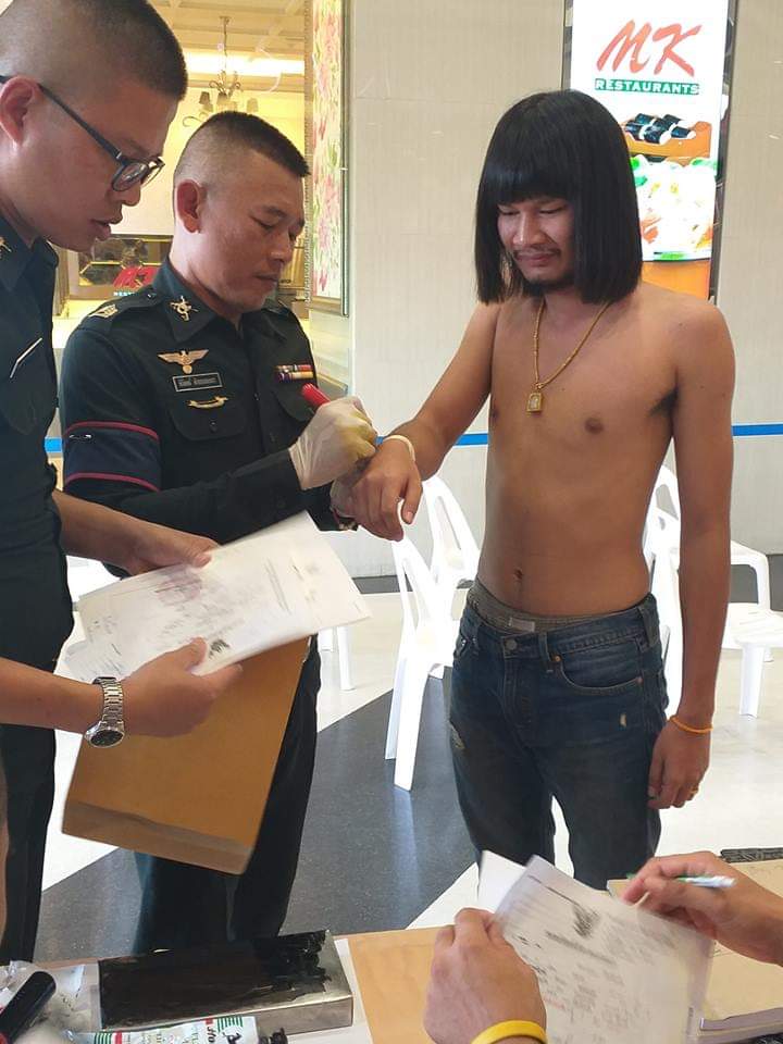 ดีต่อใจ#561ด้งเด้ง ณัฐวุฒิ เกณฑ์ทหารที่ร้อยเอ็ด
