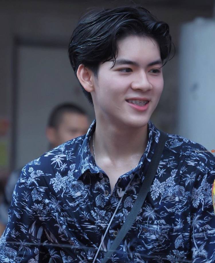กรุบกริบ งานดี เล่นน้ำ