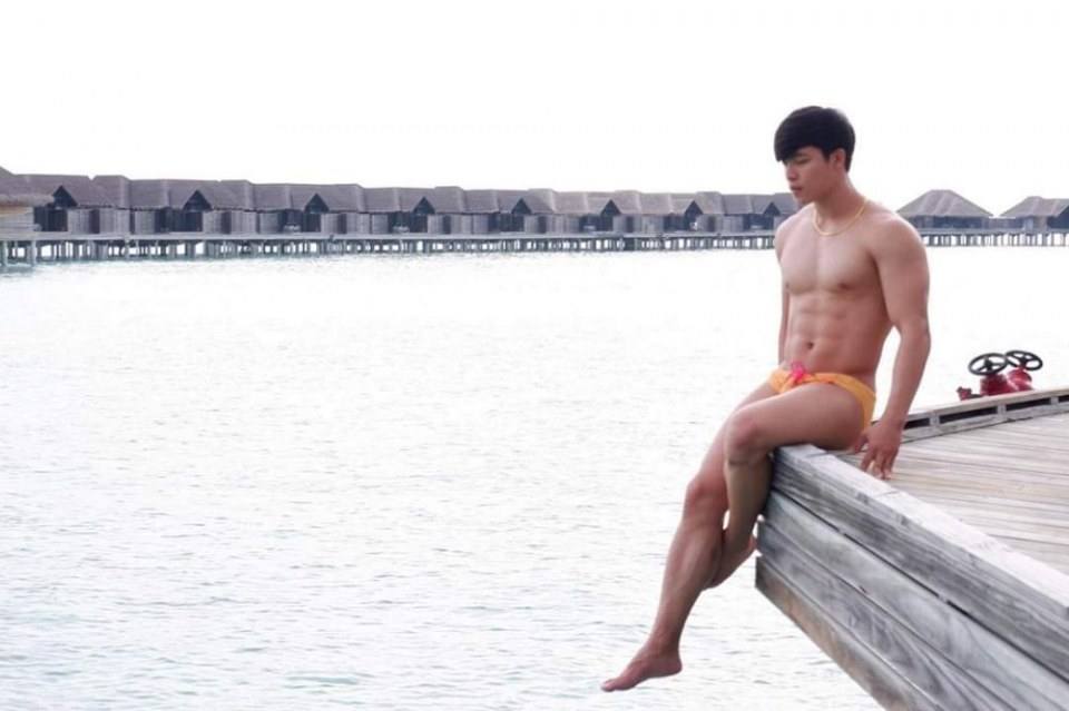 ร้อนระอุ จ๊าบ นายแบบหนุ่มฮอต โชว์แซ่บที่มัลดีฟ