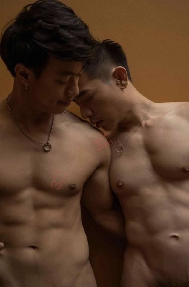 หนุ่มหล่อขึ้นปก 169