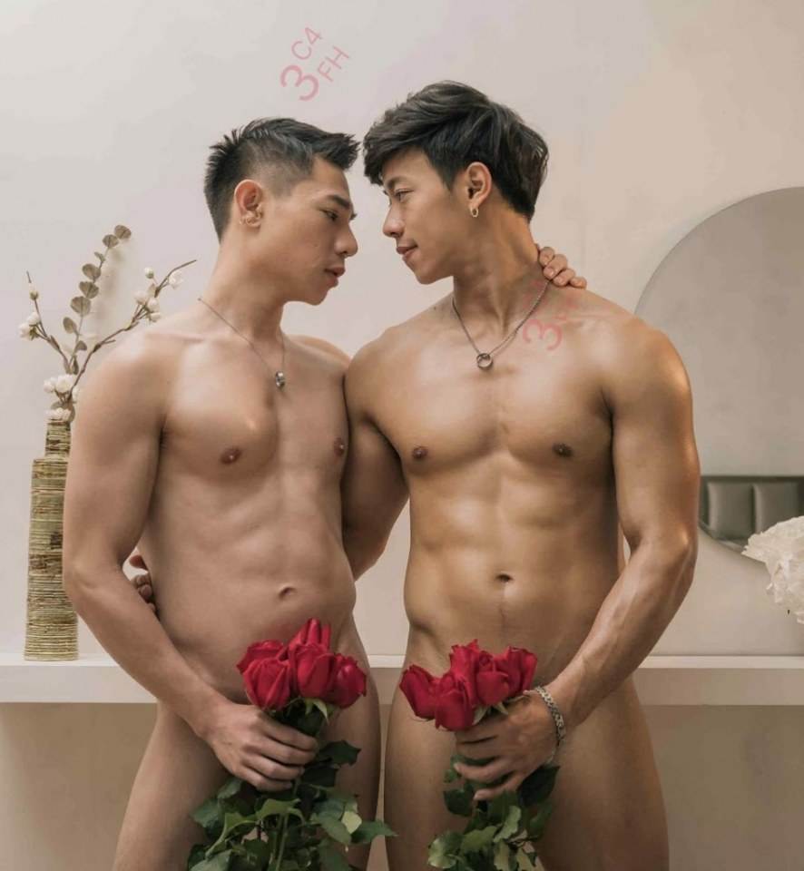 หนุ่มหล่อขึ้นปก 169