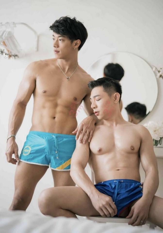หนุ่มหล่อขึ้นปก 169