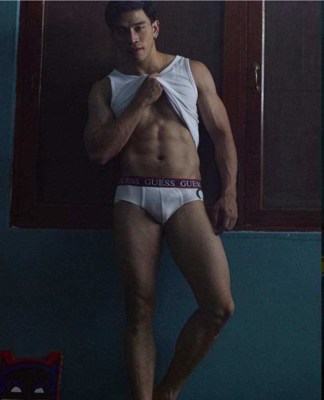 หนุ่มหล่อขึ้นปก 170