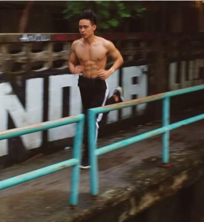 หนุ่มหล่อขึ้นปก 171