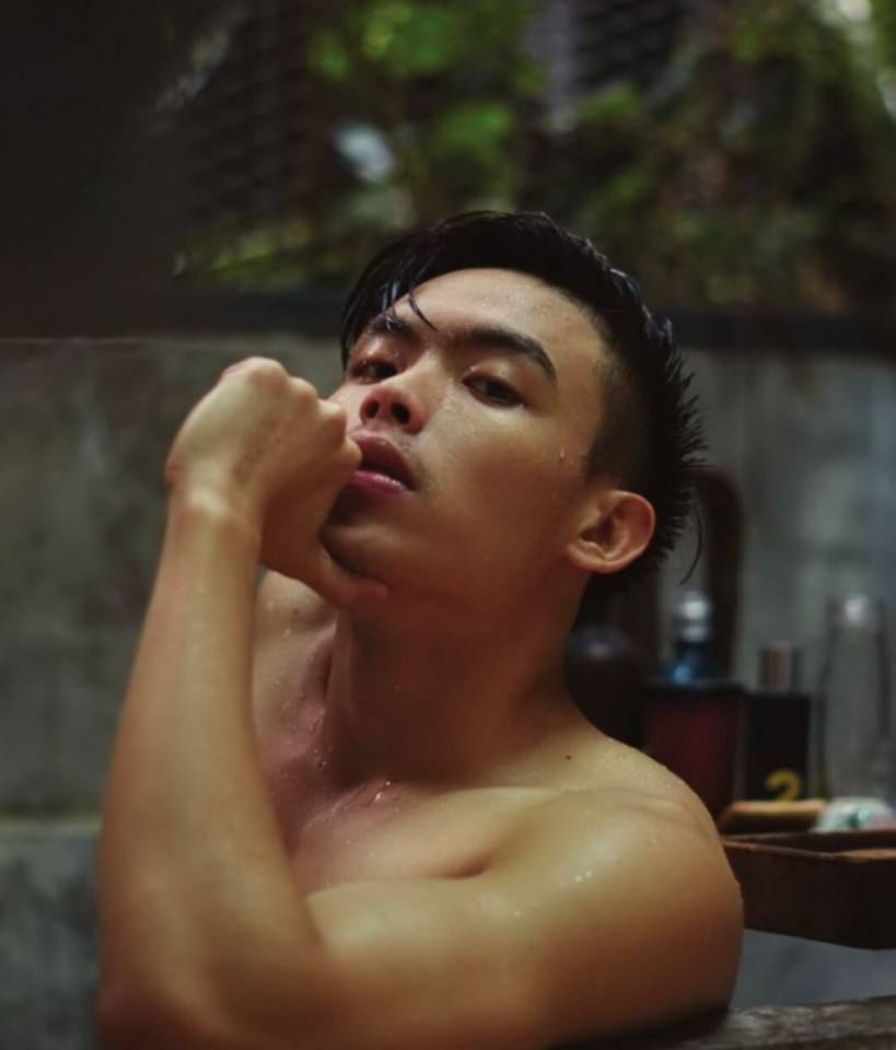 หนุ่มหล่อขึ้นปก 171