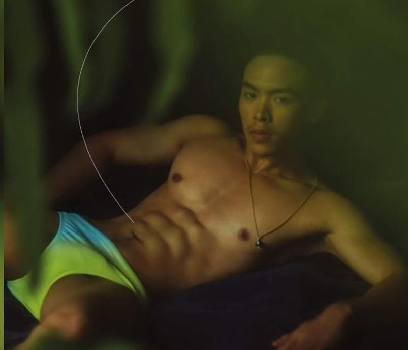 หนุ่มหล่อขึ้นปก 171