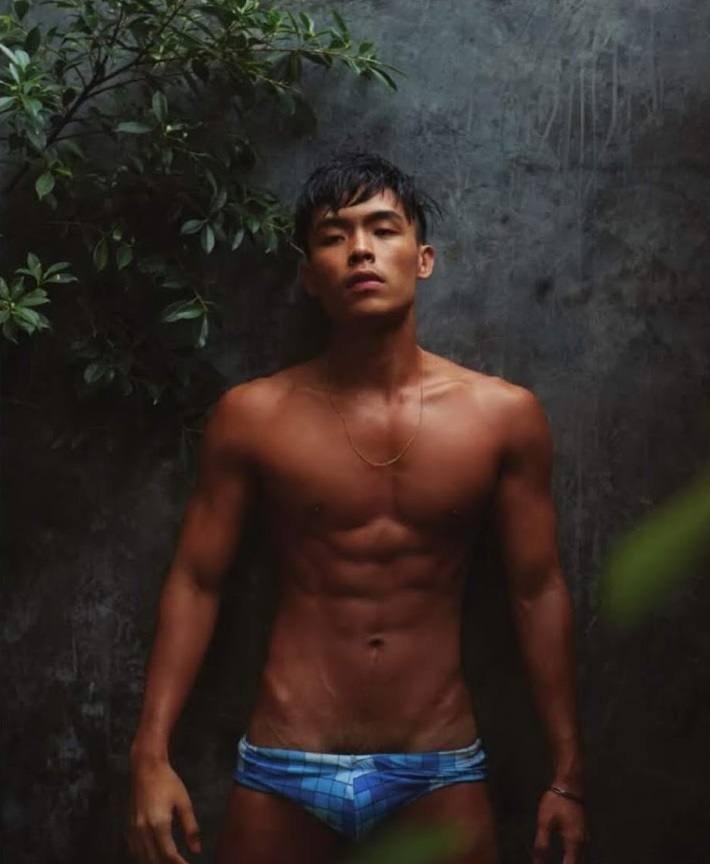 หนุ่มหล่อขึ้นปก 171