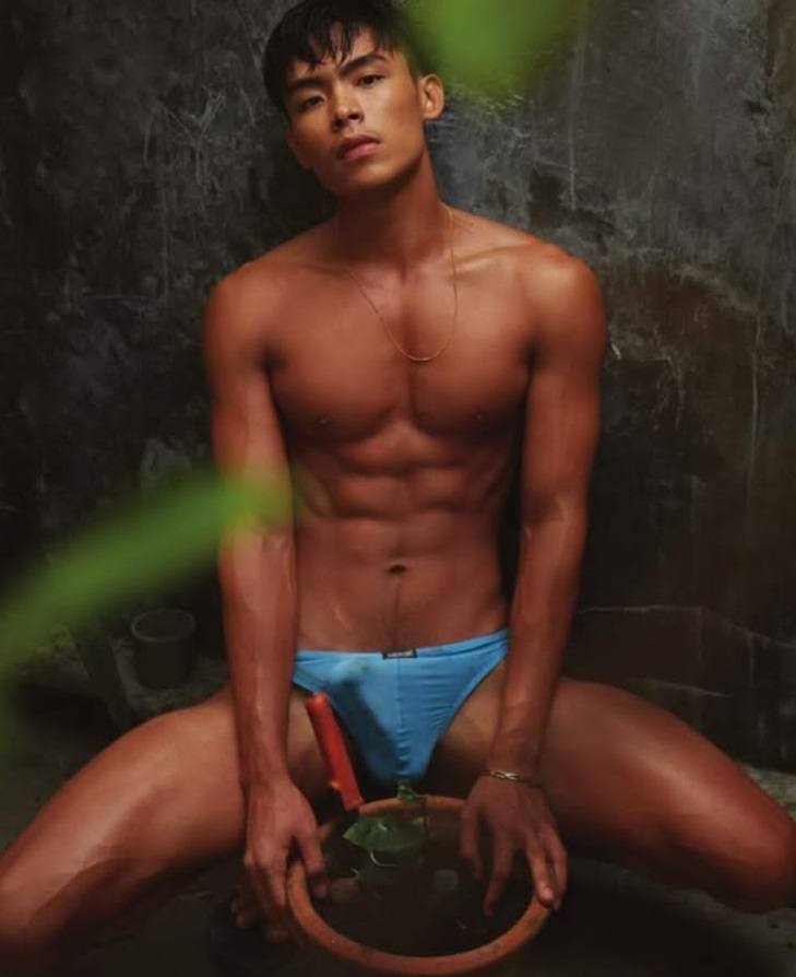 หนุ่มหล่อขึ้นปก 171