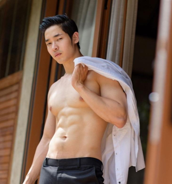 หนุ่มหล่อขึ้นปก 176