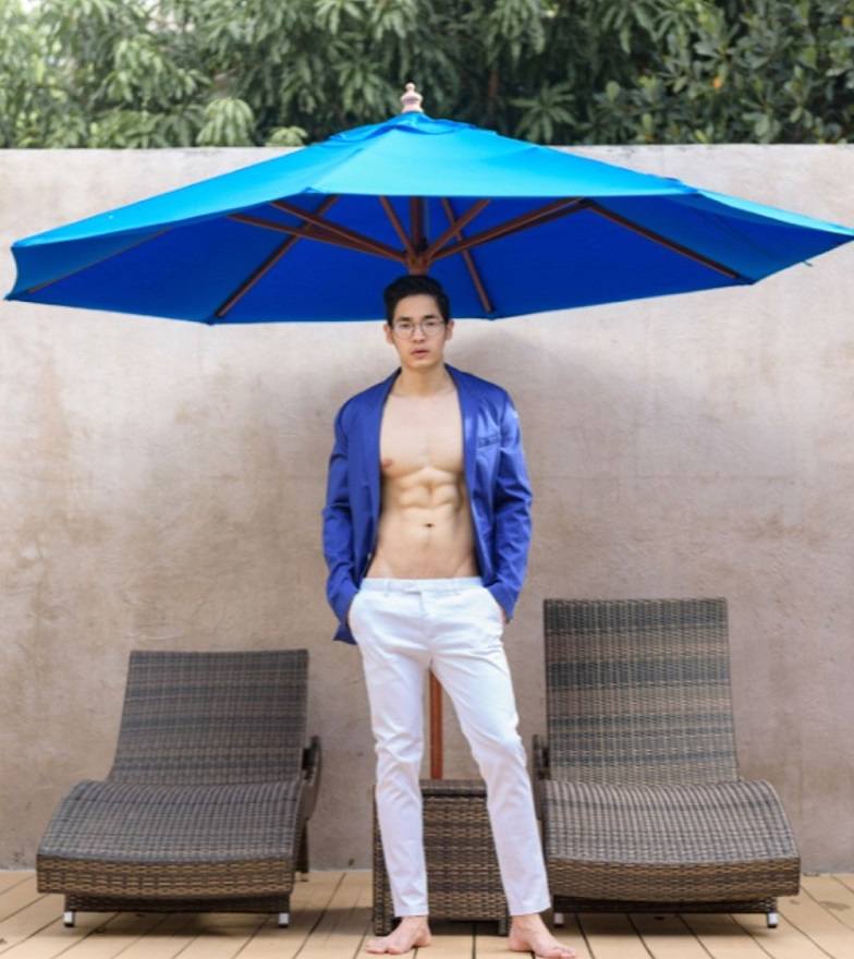 หนุ่มหล่อขึ้นปก 176