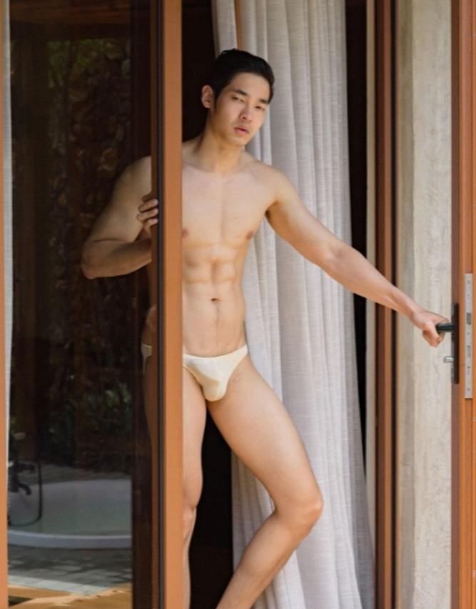 หนุ่มหล่อขึ้นปก 176