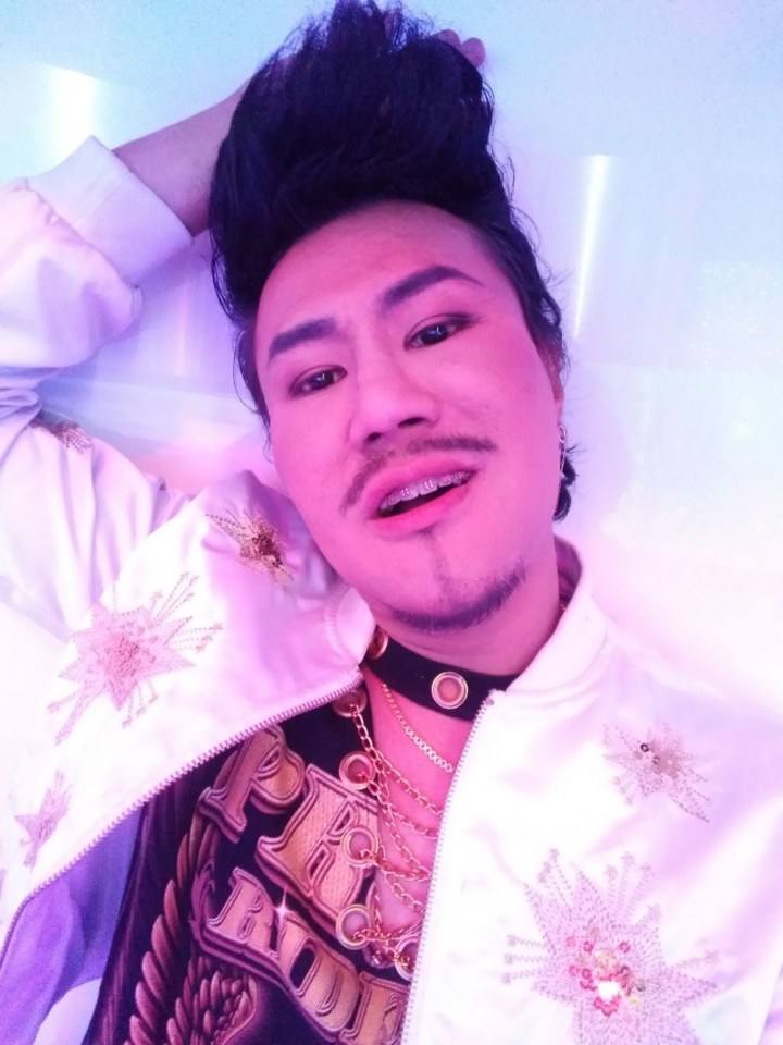 สนใจติดต่องานแสดง ละคร ภาพยนตร์ งานพิธีกร และงานโชว์ตัวร้องเพลงได้นะครับ