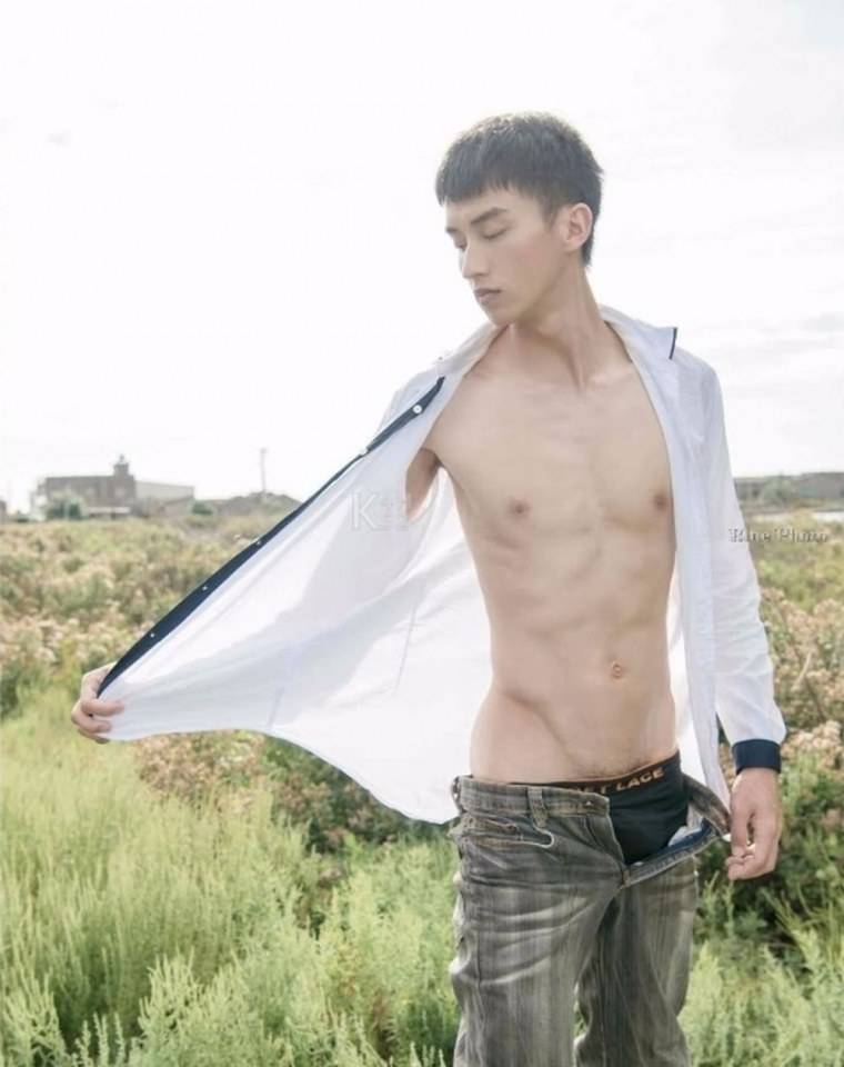หนุ่มหล่อขึ้นปก 178