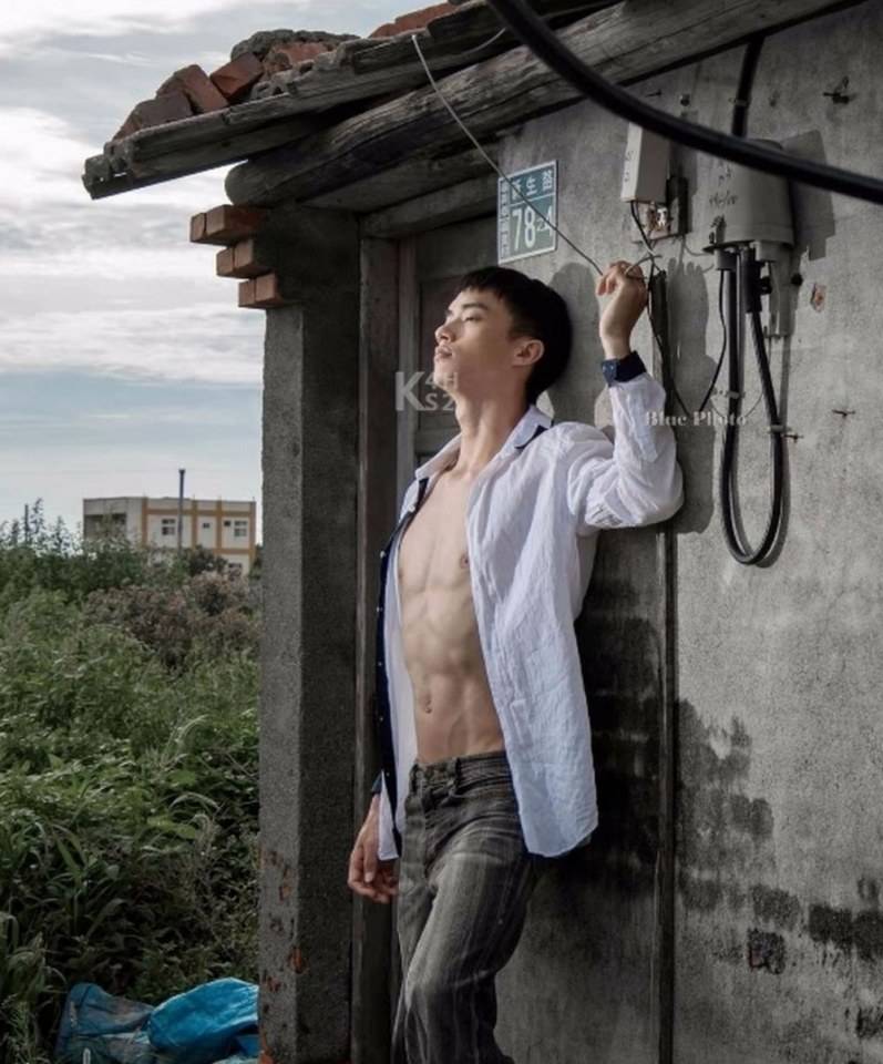 หนุ่มหล่อขึ้นปก 178