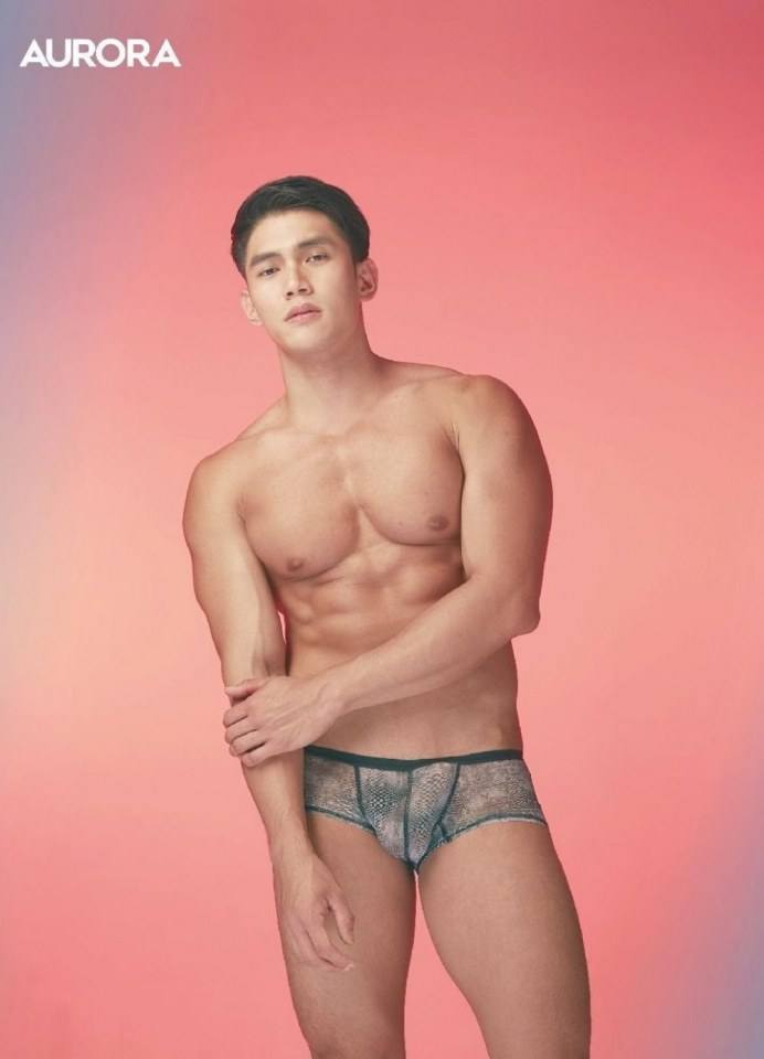 หนุ่มหล่อขึ้นปก 179