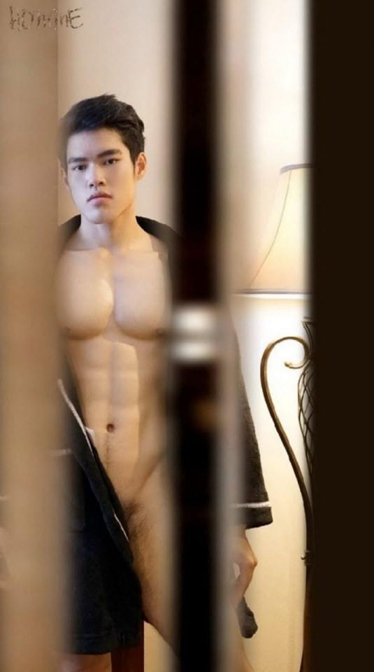 หนุ่มหล่อขึ้นปก 180