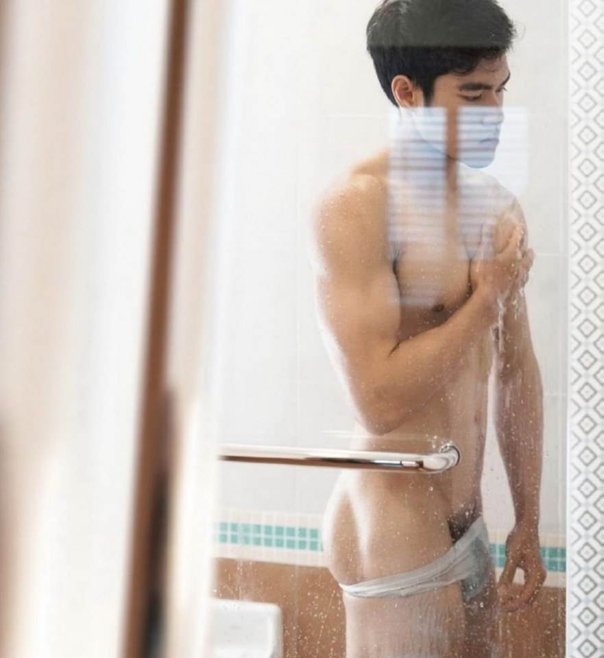 หนุ่มหล่อขึ้นปก 180.1