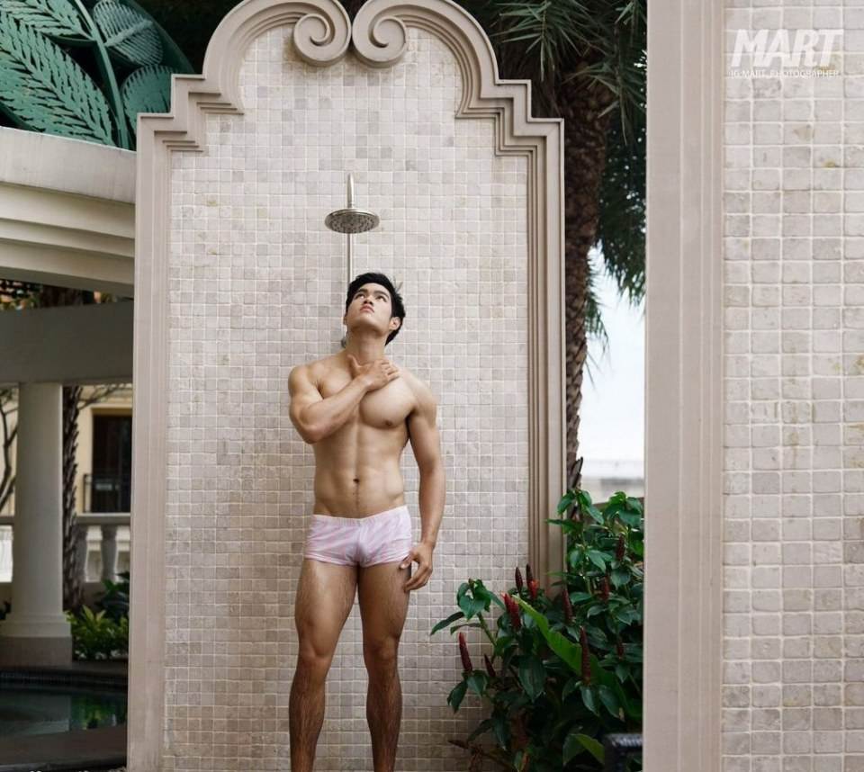 หนุ่มหล่อขึ้นปก 180.1