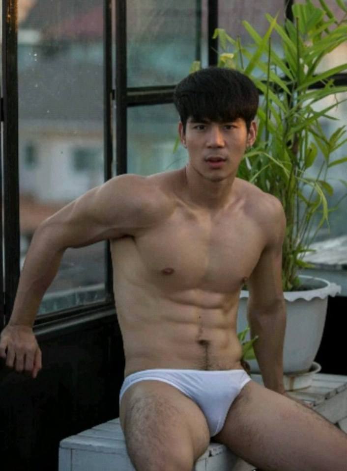 หนุ่มหล่อขึ้นปก 181.2