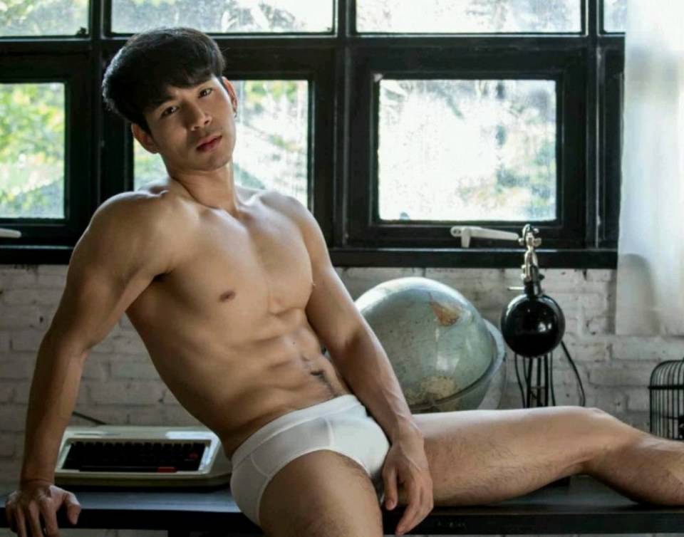 หนุ่มหล่อขึ้นปก 181.2