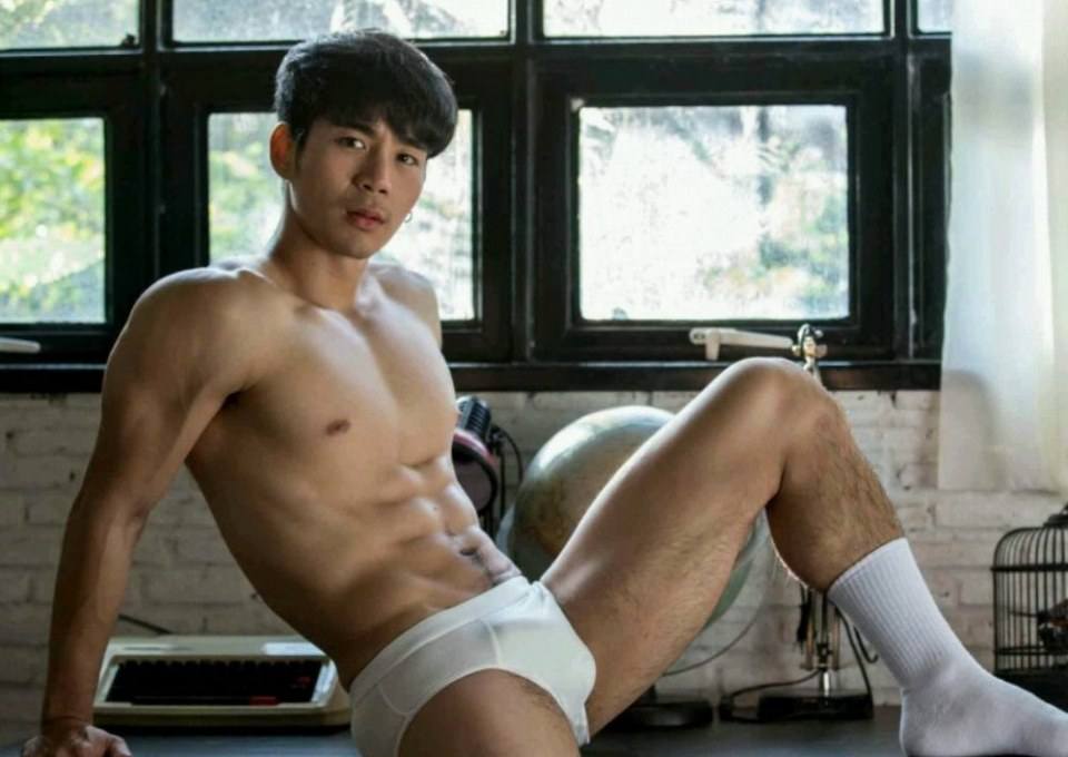 หนุ่มหล่อขึ้นปก 181.2