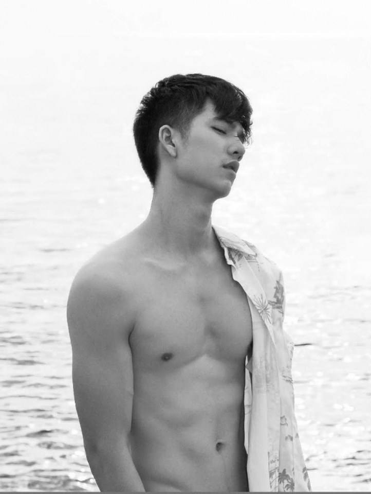 หนุ่มหล่อขึ้นปก 183