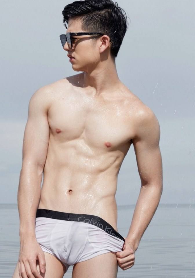 หนุ่มหล่อขึ้นปก 183