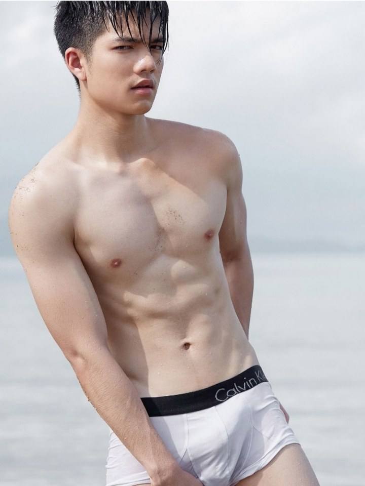 หนุ่มหล่อขึ้นปก 183