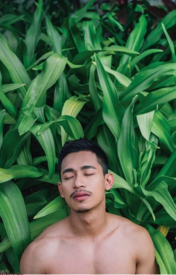 หนุ่มหล่อขึ้นปก 186