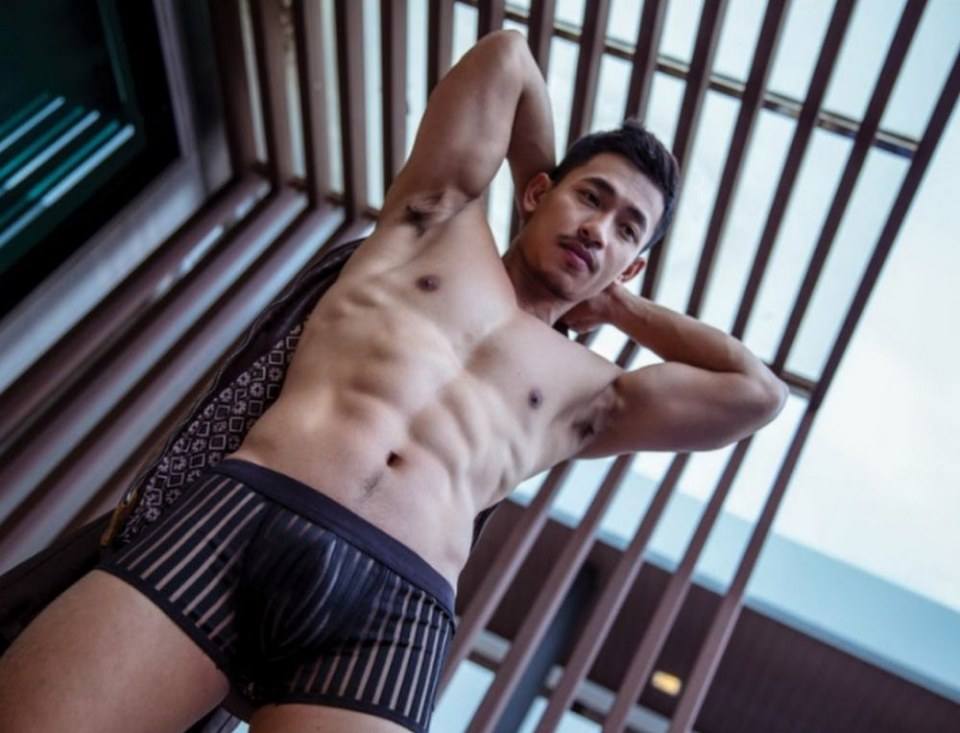 หนุ่มหล่อขึ้นปก 186