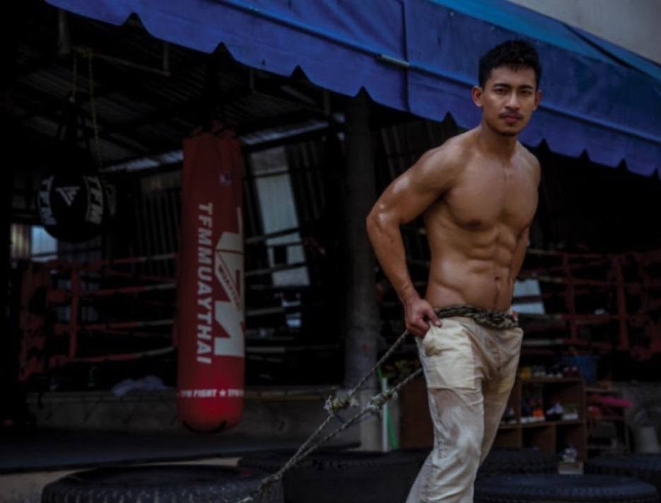หนุ่มหล่อขึ้นปก 186
