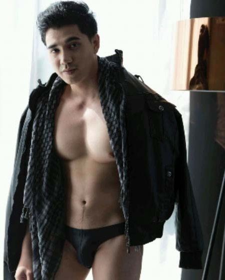 หนุ่มหล่อขึ้นปก 187