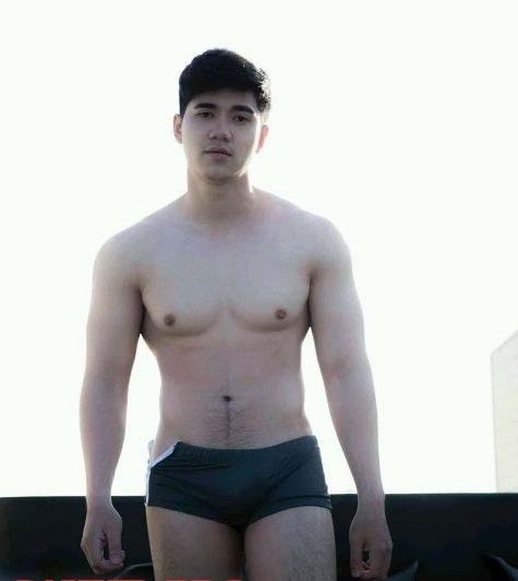 หนุ่มหล่อขึ้นปก 187