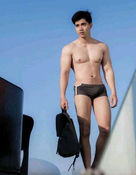หนุ่มหล่อขึ้นปก 187