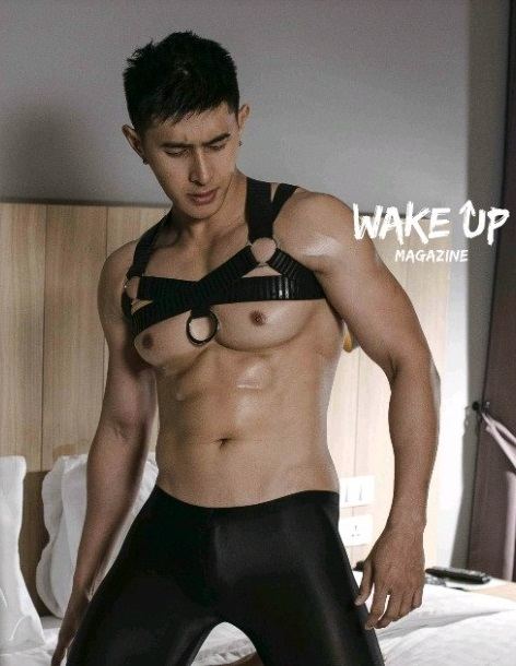 หนุ่มหล่อขึ้นปก 190