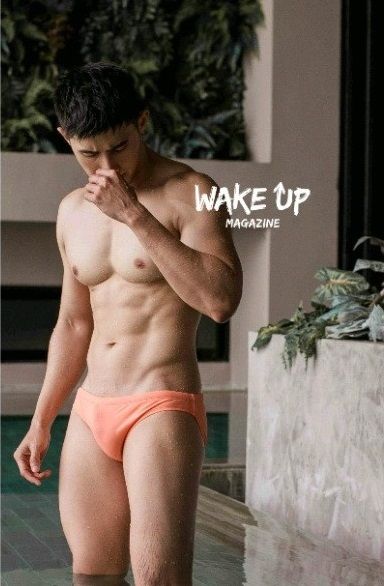 หนุ่มหล่อขึ้นปก 190