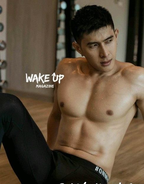 หนุ่มหล่อขึ้นปก 190