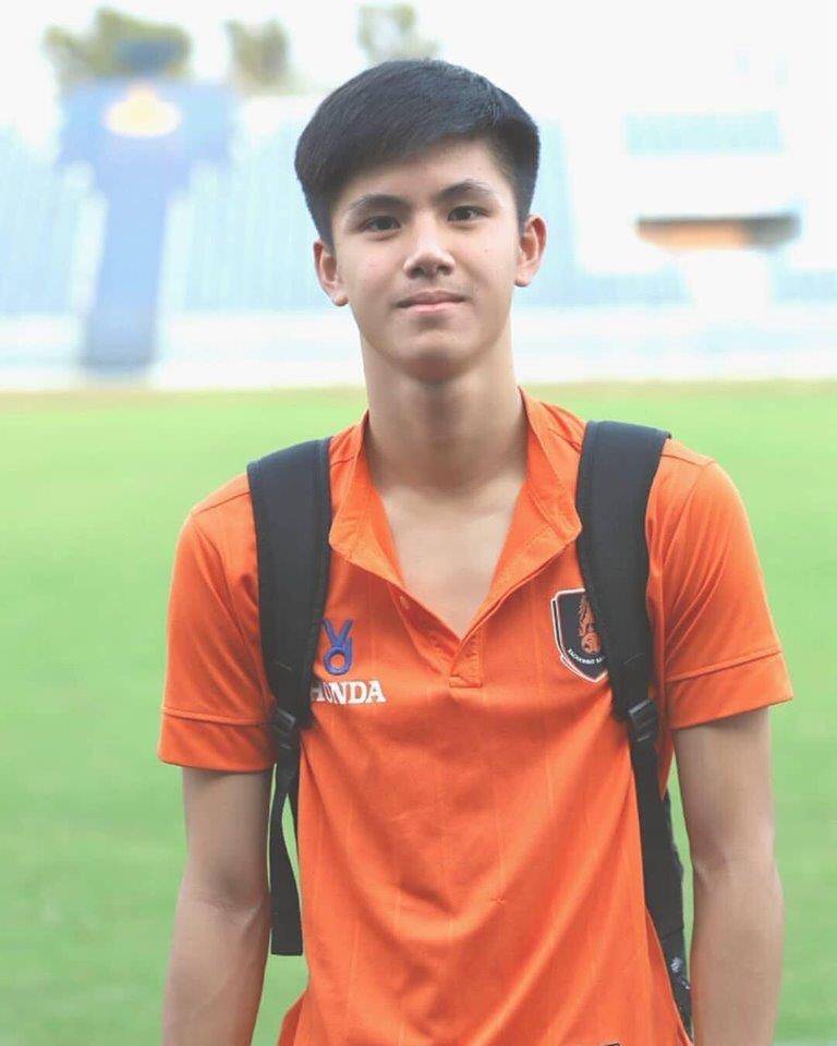 น้องเบ๊บนักฟุตบอลสุดหล่อ