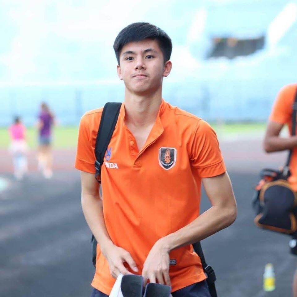 น้องเบ๊บนักฟุตบอลสุดหล่อ