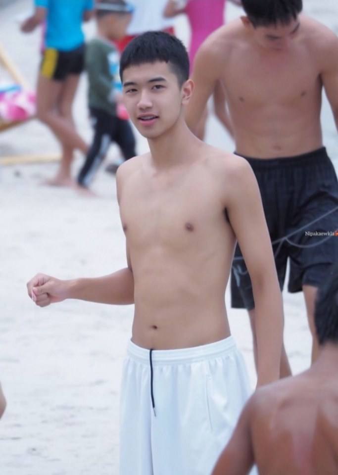 หนุ่มนักกีฬาวัยใส