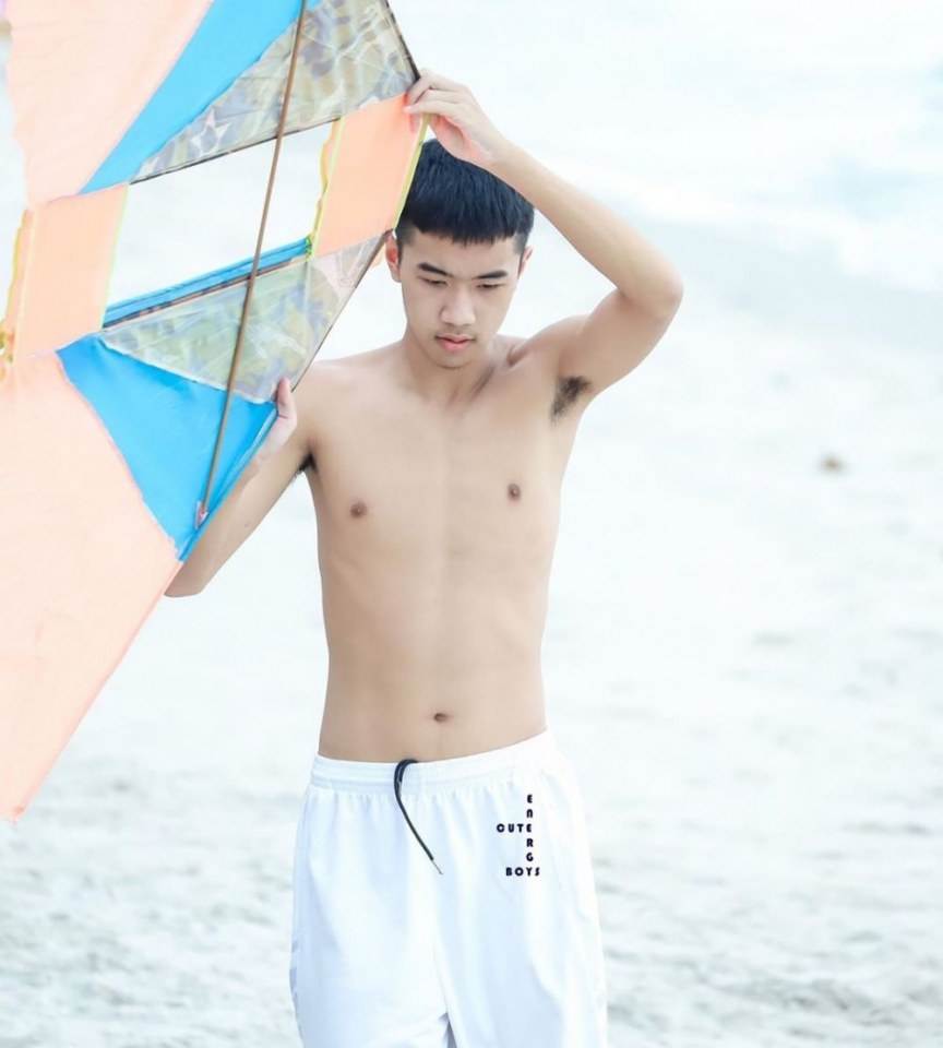 หนุ่มนักกีฬาวัยใส