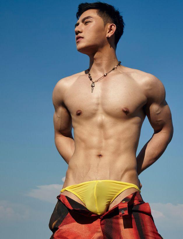 AWESOME MEN Issue 06